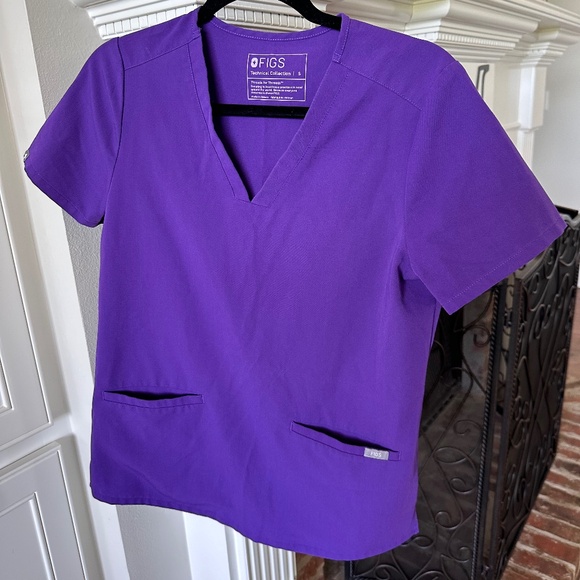 Figs Casma Three-Pocket Scrub Top - Picture 1 of 6